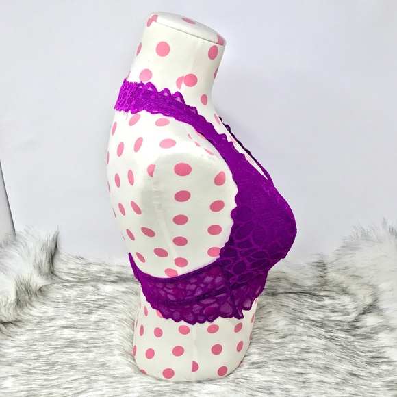 🔥SALE🔥VS PINK Unlined Lace Halter Bralette - Picture 3 of 8
